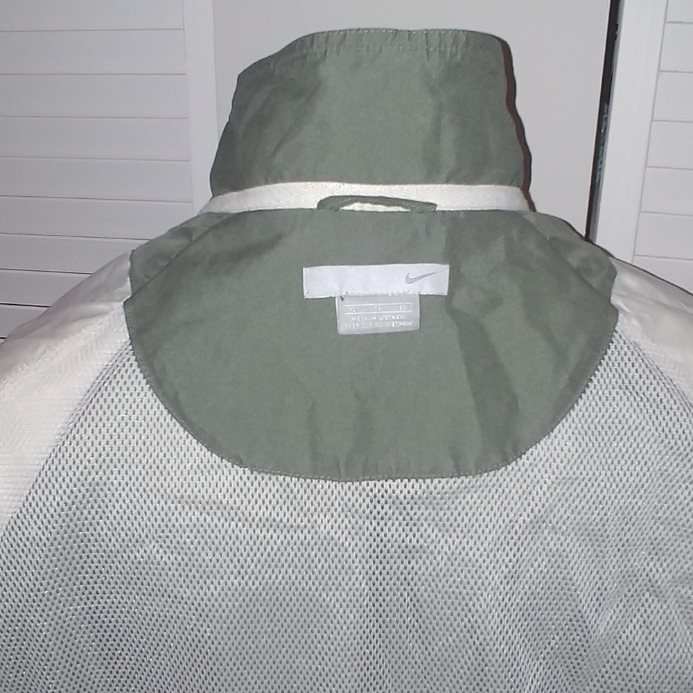 **SOLD** Nike Jacket - Picture 7 of 7